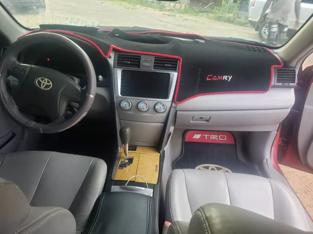 Toyota Camry   - 2011