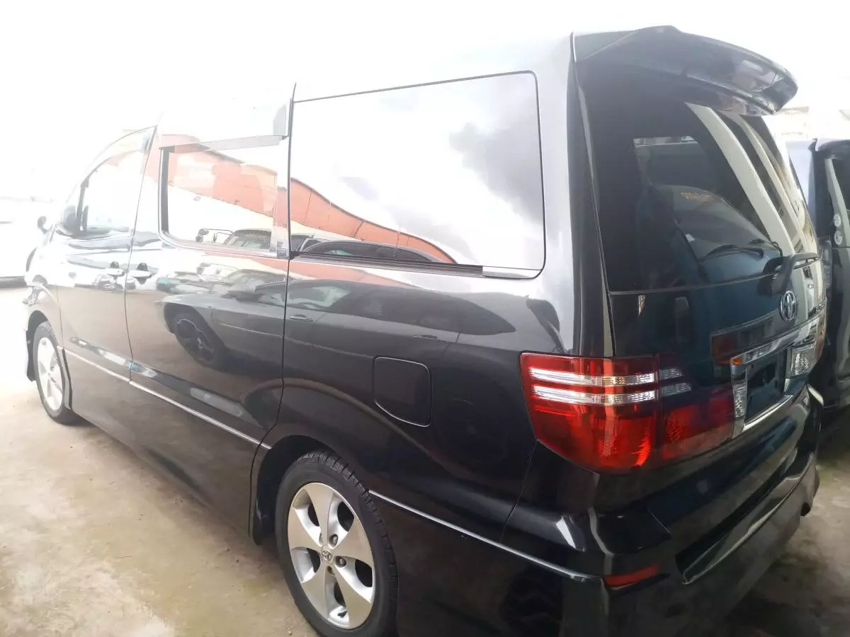 Toyota Alphard   - 2008