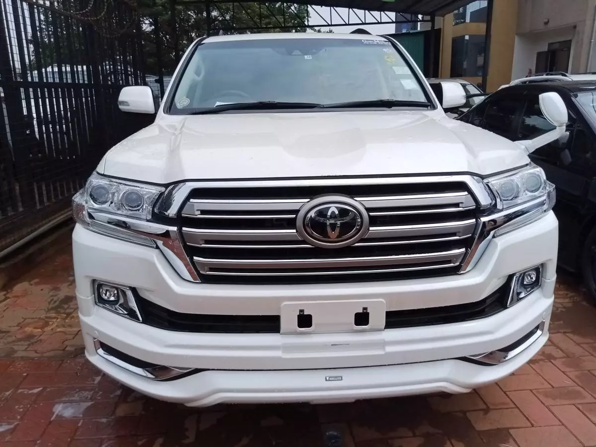 Toyota Landcruiser  V8   - 2015