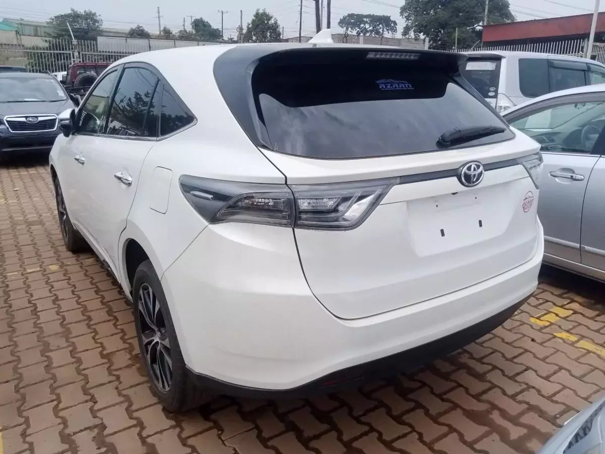 Toyota Harrier   - 2014