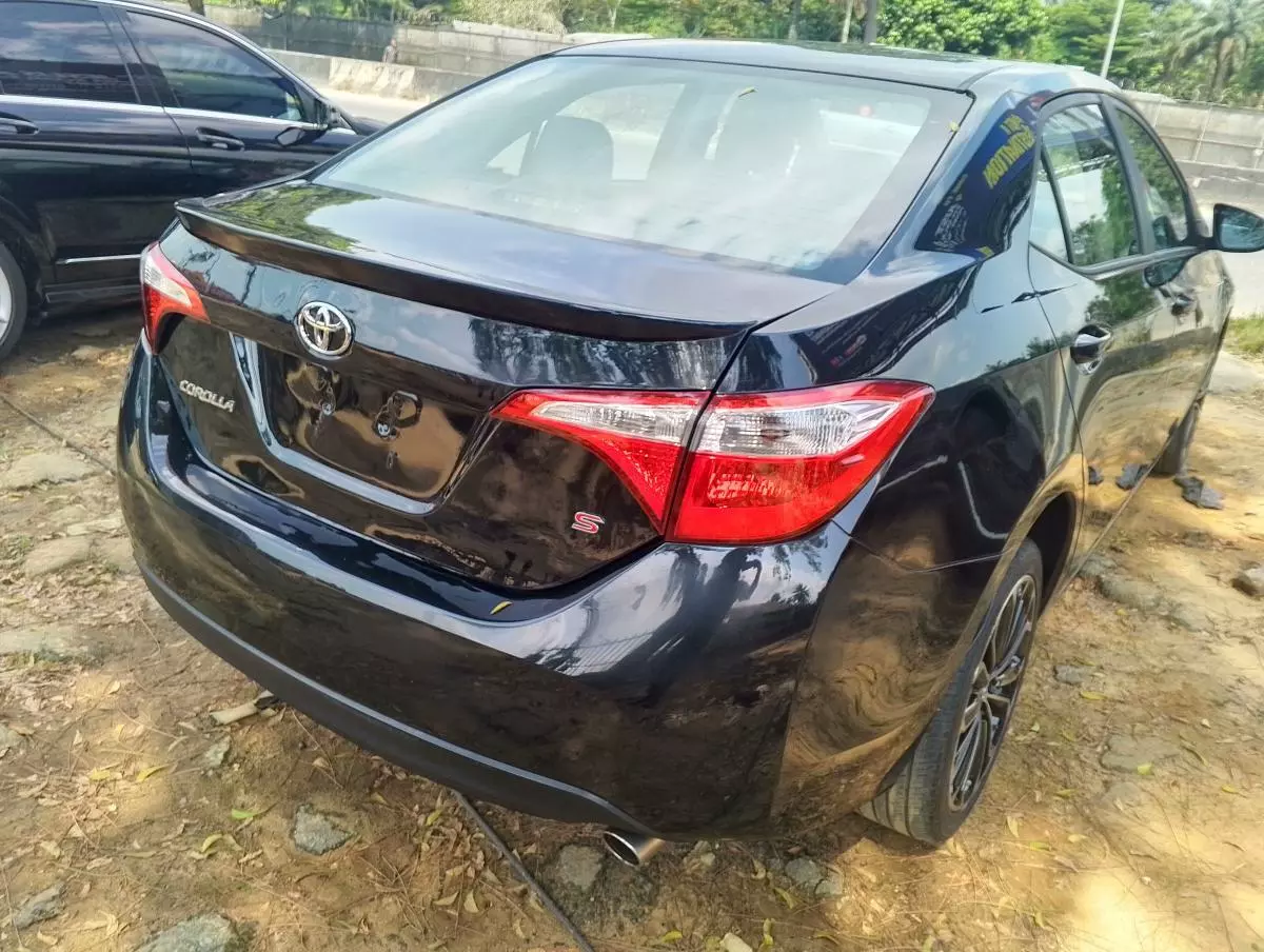 Toyota Corolla   - 2014