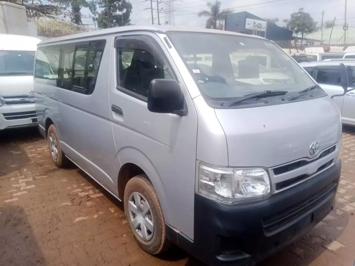 Toyota Hiace   - 2013