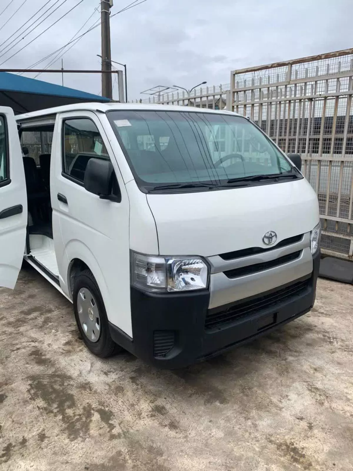 Toyota Hiace   - 2010