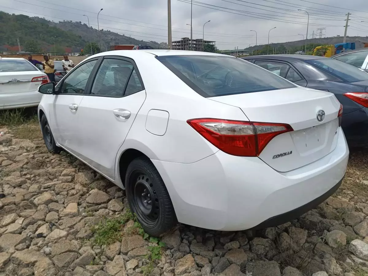 Toyota Corolla   - 2015