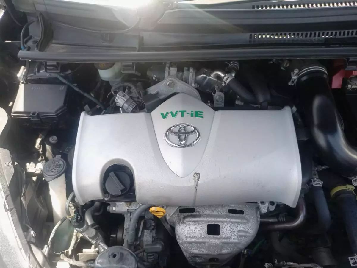 Toyota Vitz   - 2016