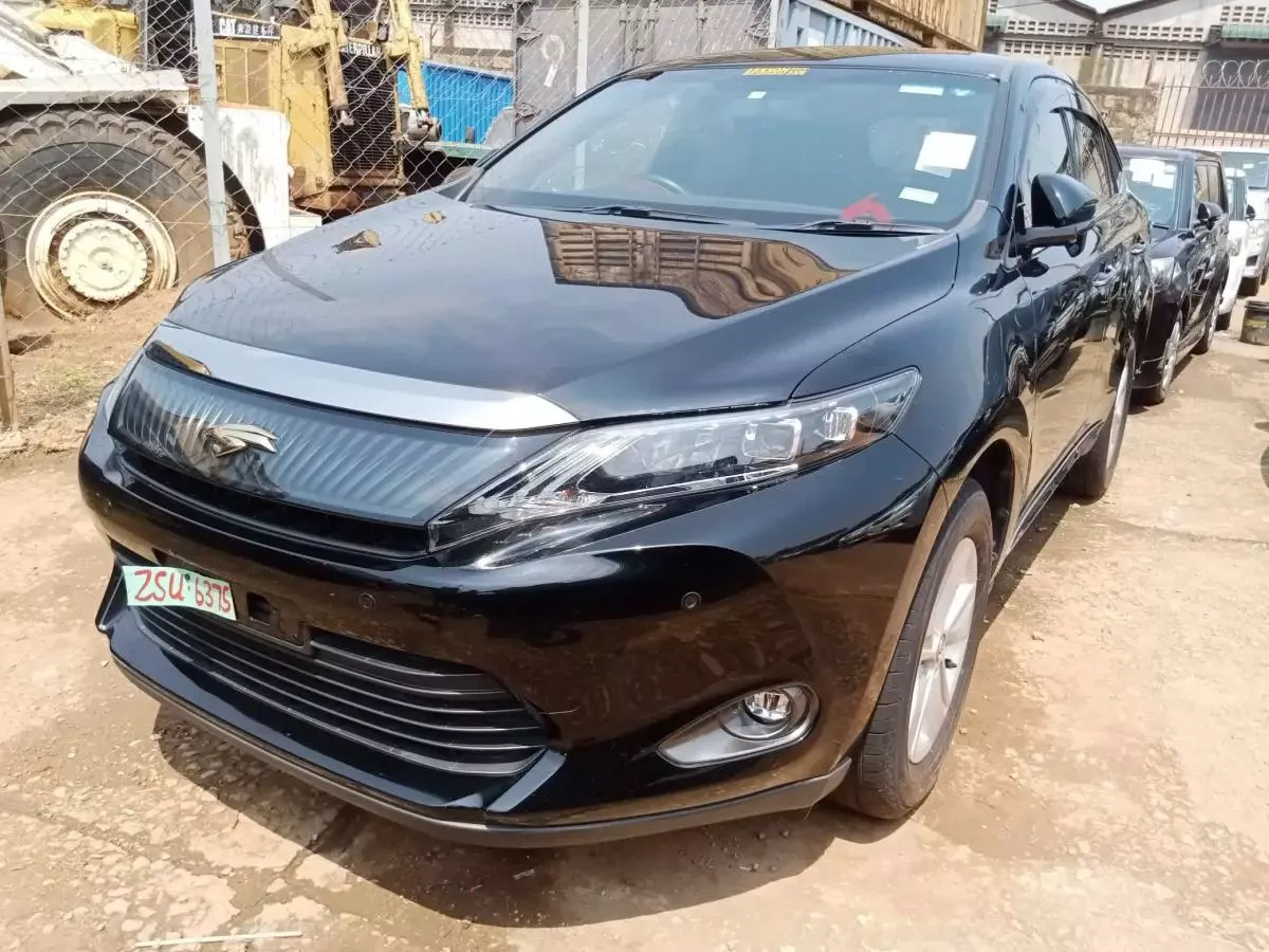 Toyota Harrier   - 2015