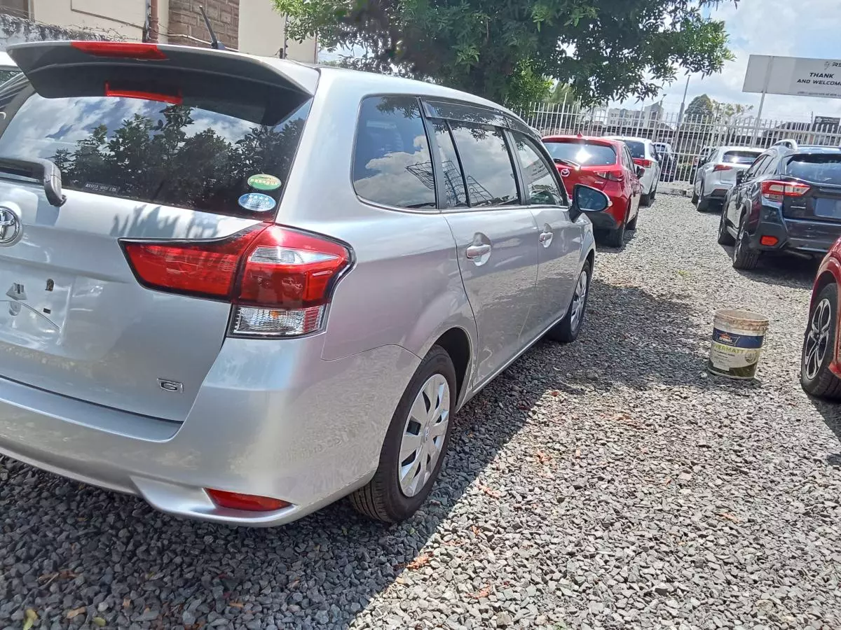 Toyota Fielder    - 2017