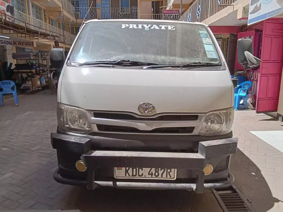 Toyota Hiace   - 2013