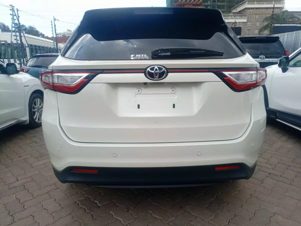 Toyota Harrier   - 2017