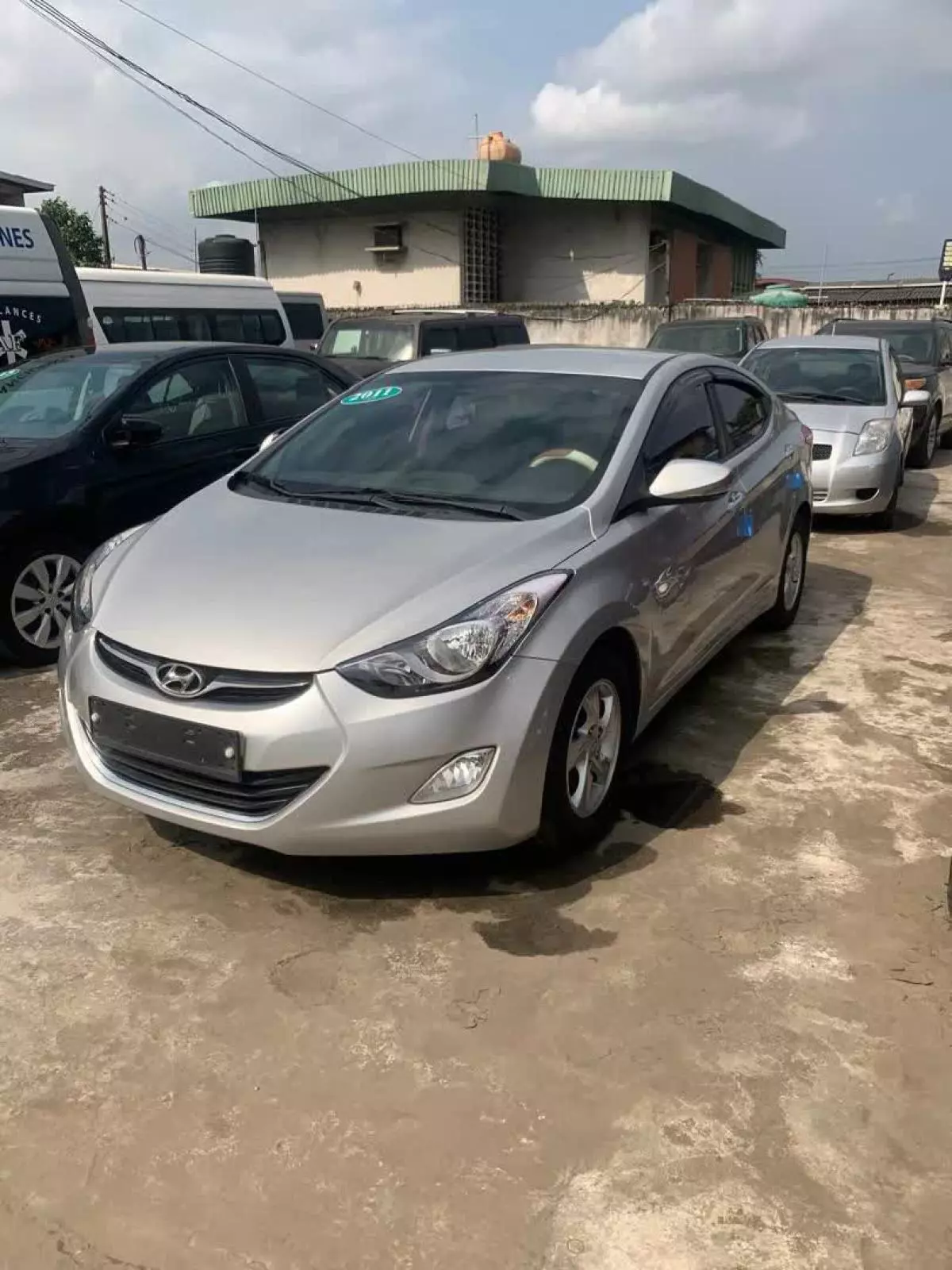 Hyundai Avante   - 2012