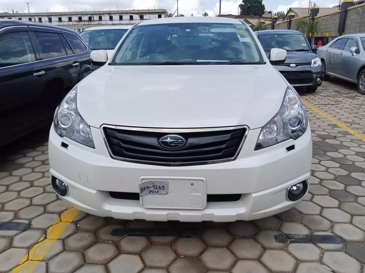 Subaru Outback   - 2011