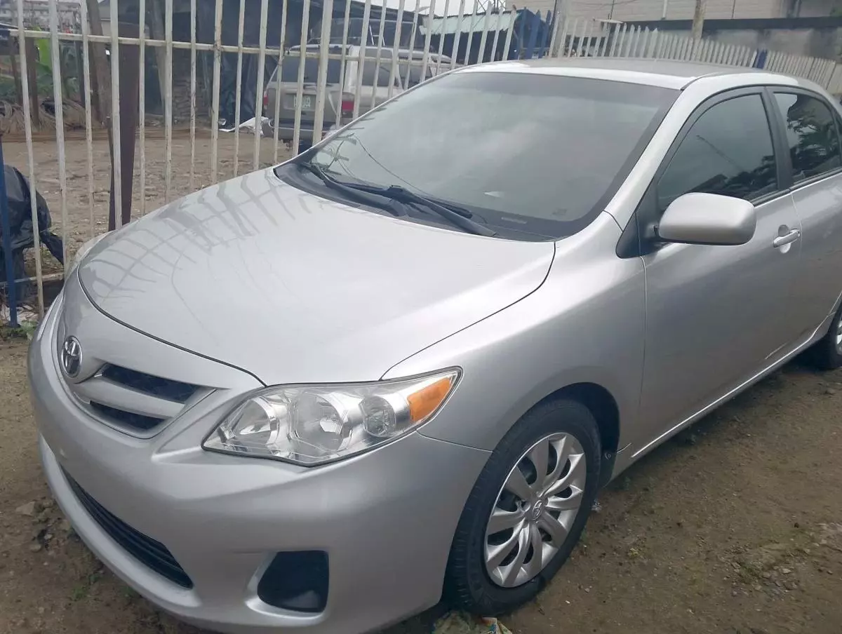 Toyota Corolla   - 2012