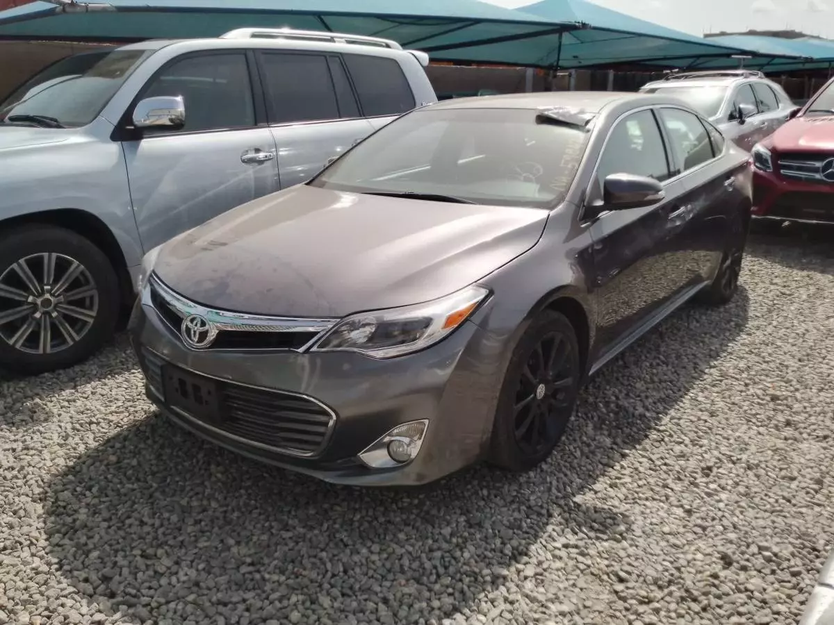 Toyota Avalon   - 2015