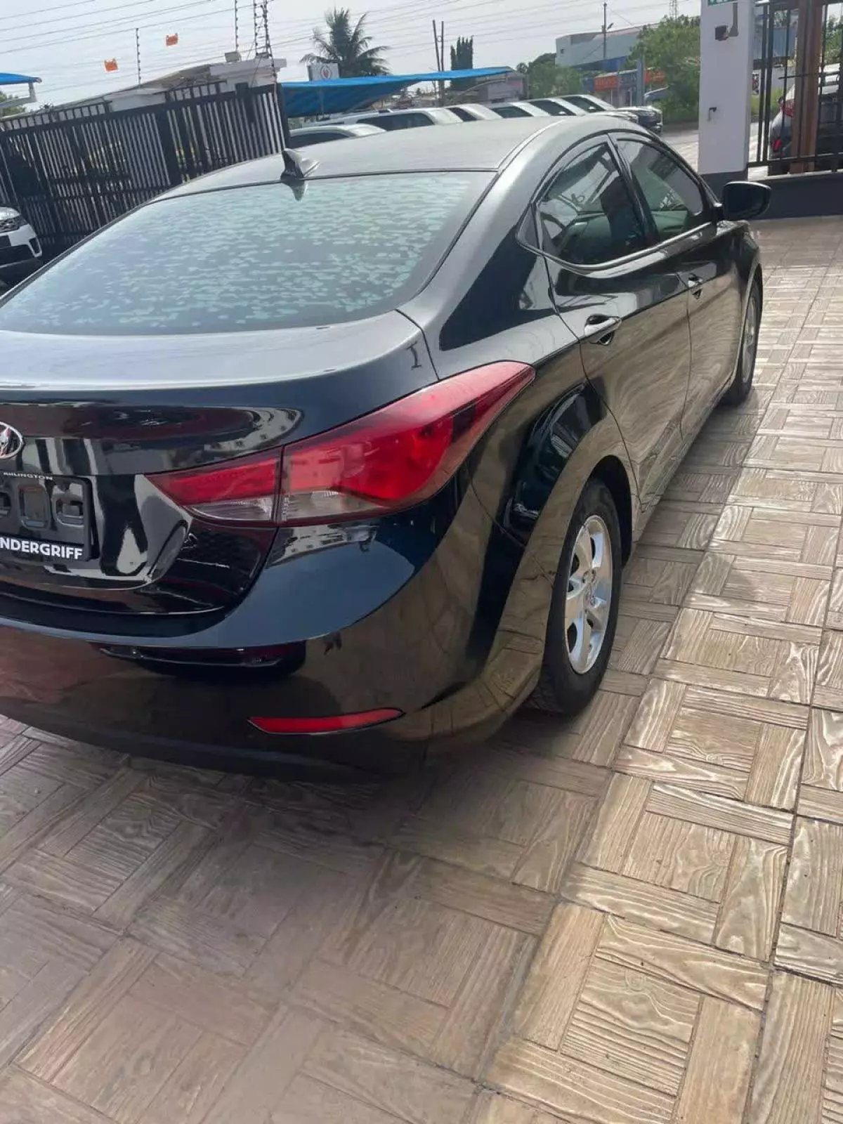 Hyundai Elantra   - 2015