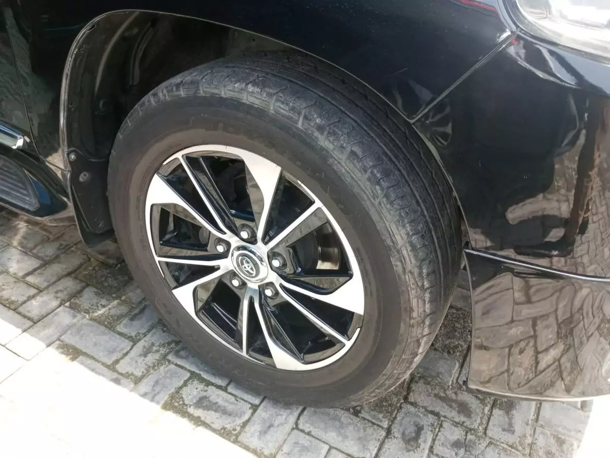 Toyota Land Cruiser - 2014