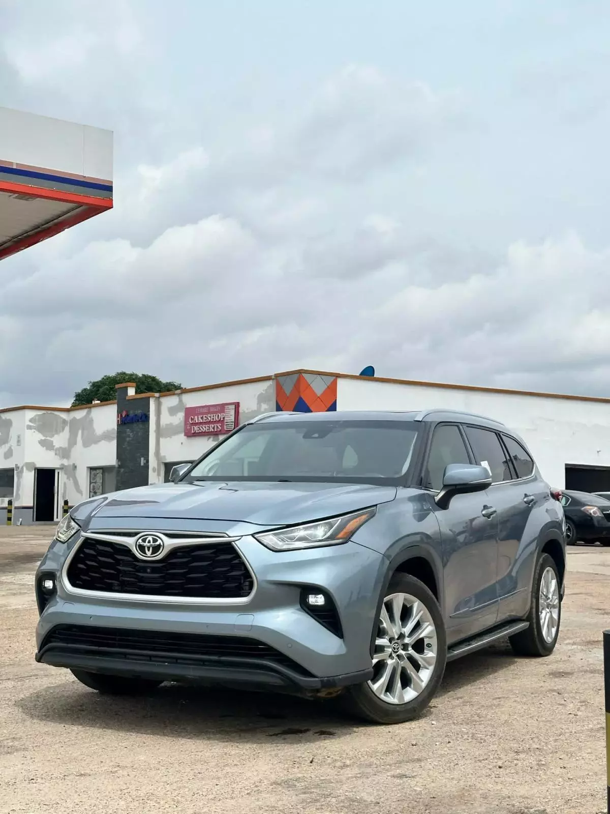 Toyota Highlander   - 2020