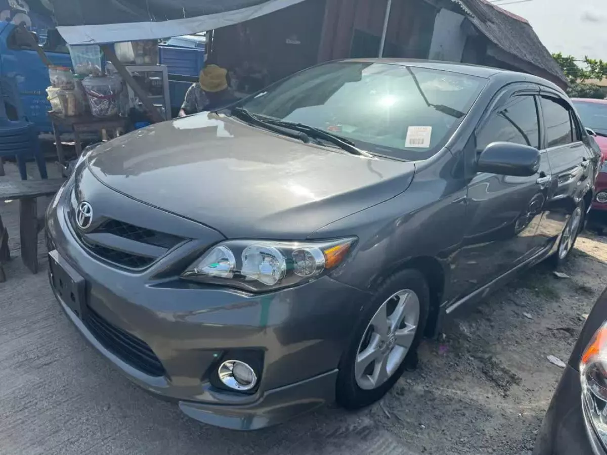 Toyota Corolla   - 2013