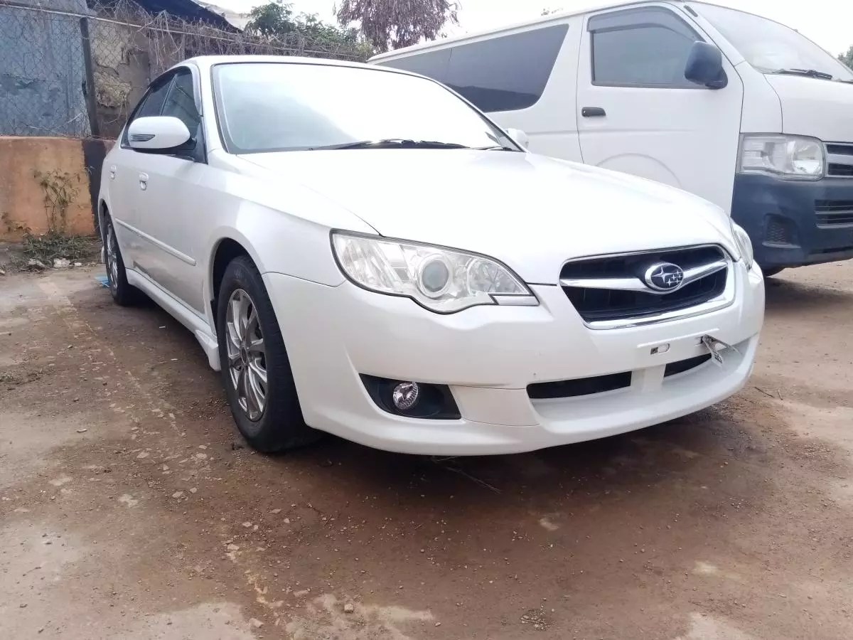 Subaru Legacy   - 2009