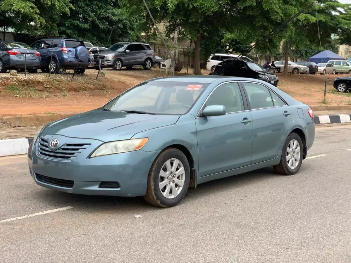 Toyota Camry   - 2008