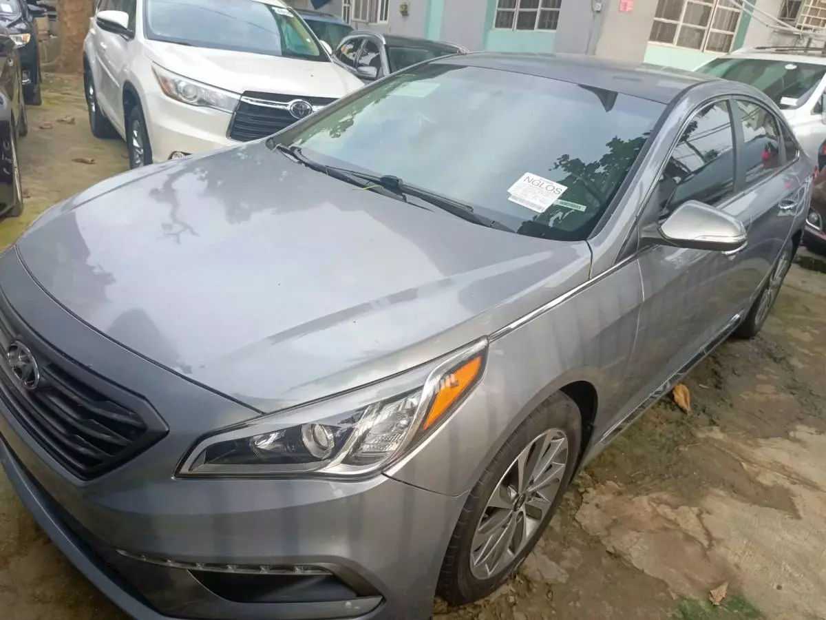 Hyundai Sonata   - 2016