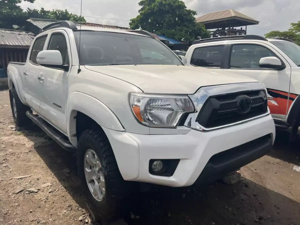 Toyota Tacoma   - 2015