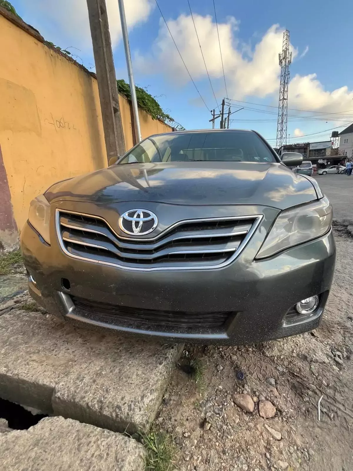 Toyota Camry   - 2011