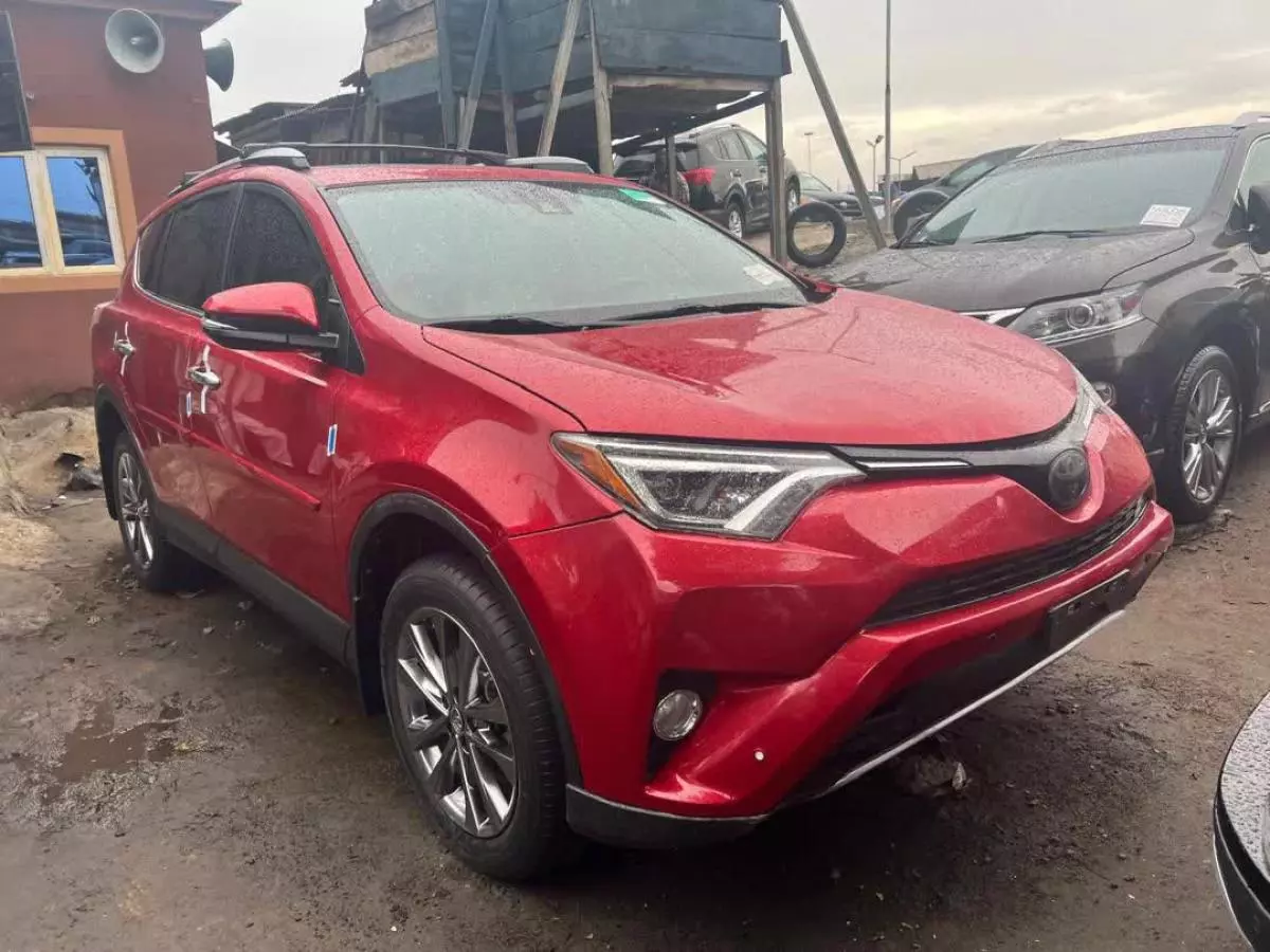 Toyota RAV 4   - 2017