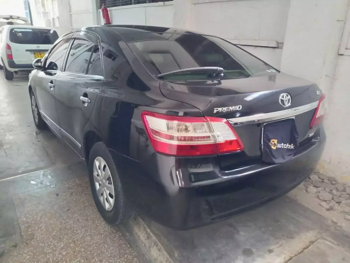 Toyota Premio  - 2012