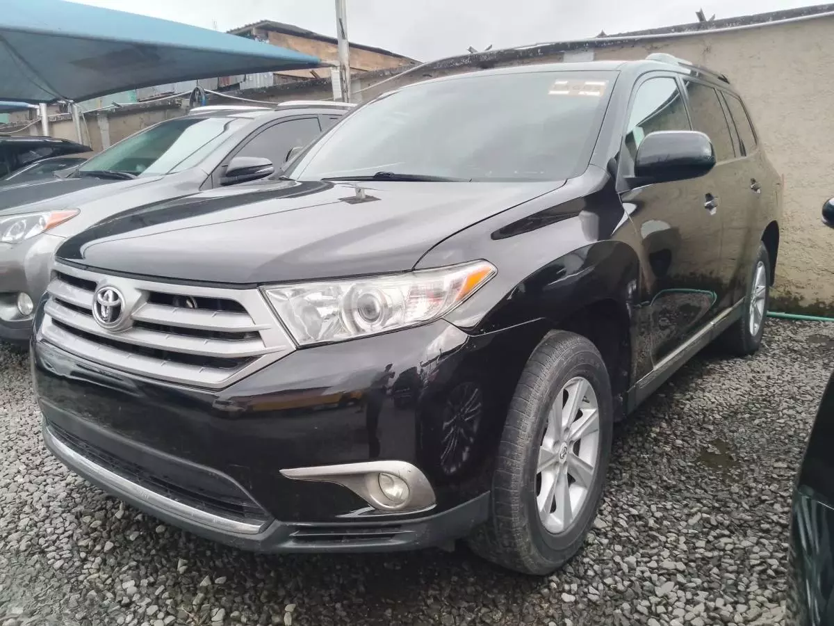 Toyota Highlander   - 2013