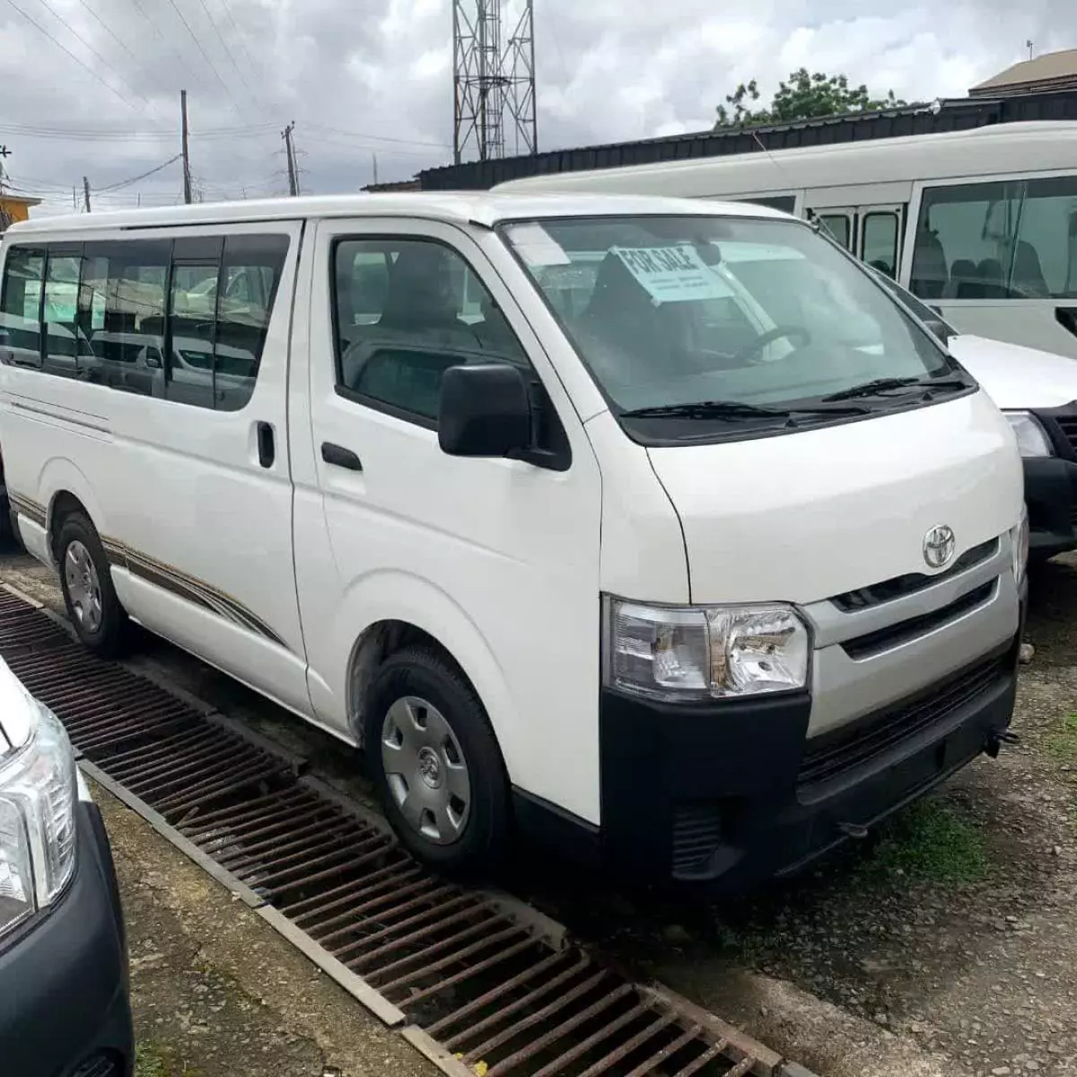 Toyota Hiace   - 2009