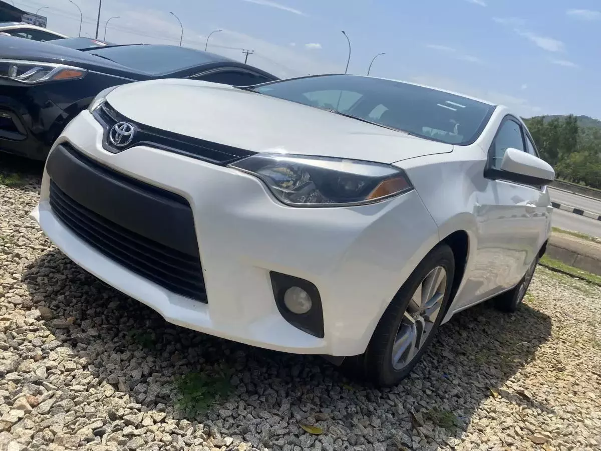 Toyota Corolla   - 2015