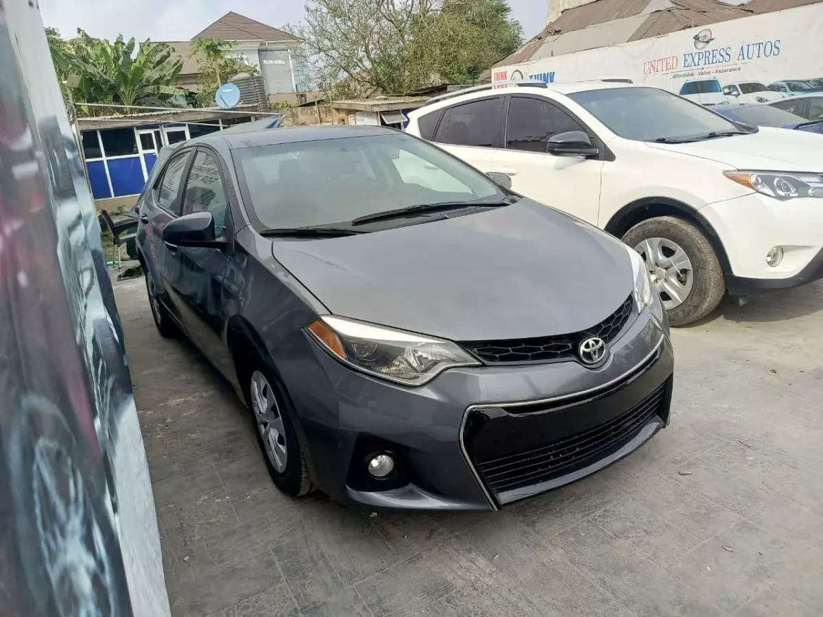 Toyota Corolla   - 2014