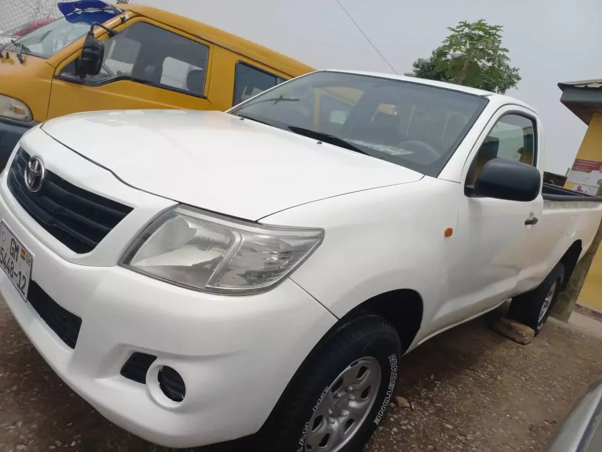 Toyota Hilux  - 2012