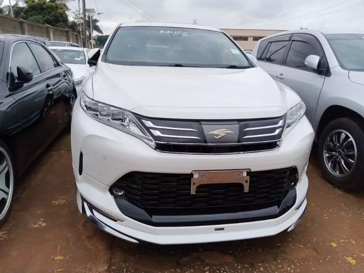 Toyota Harrier   - 2015