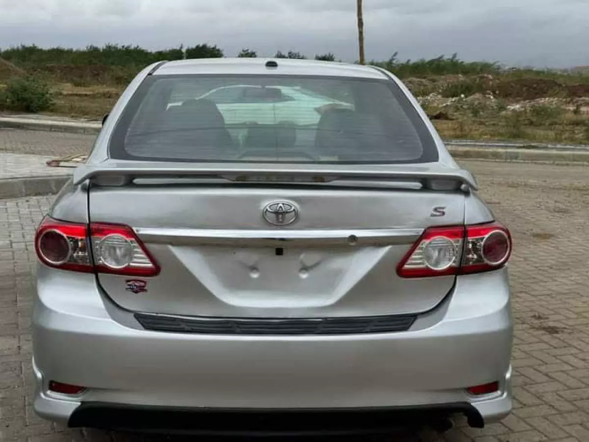 Toyota Corolla   - 2013