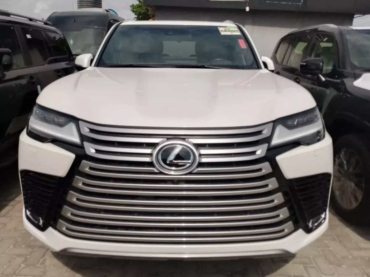 Lexus LX 600   - 2024