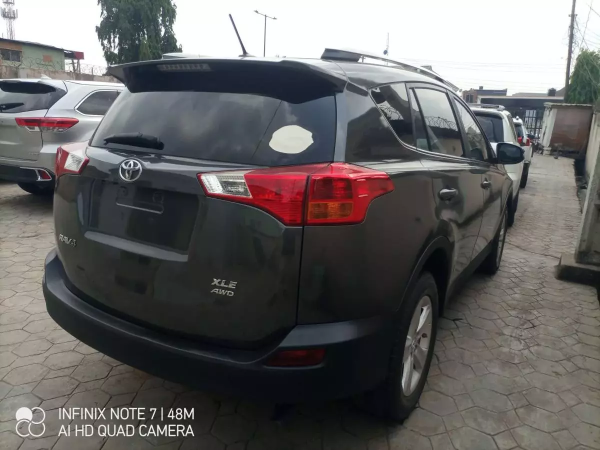 Toyota RAV 4 - 2015