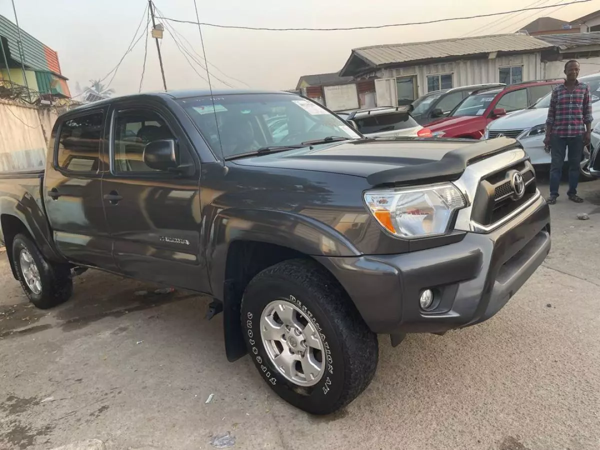 Toyota Tacoma   - 2015