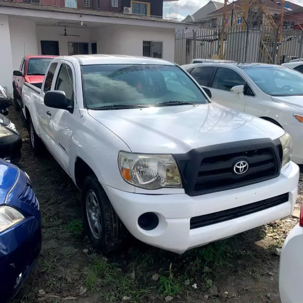 Toyota Tacoma   - 2011