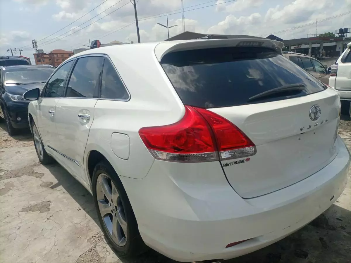 Toyota Venza   - 2010