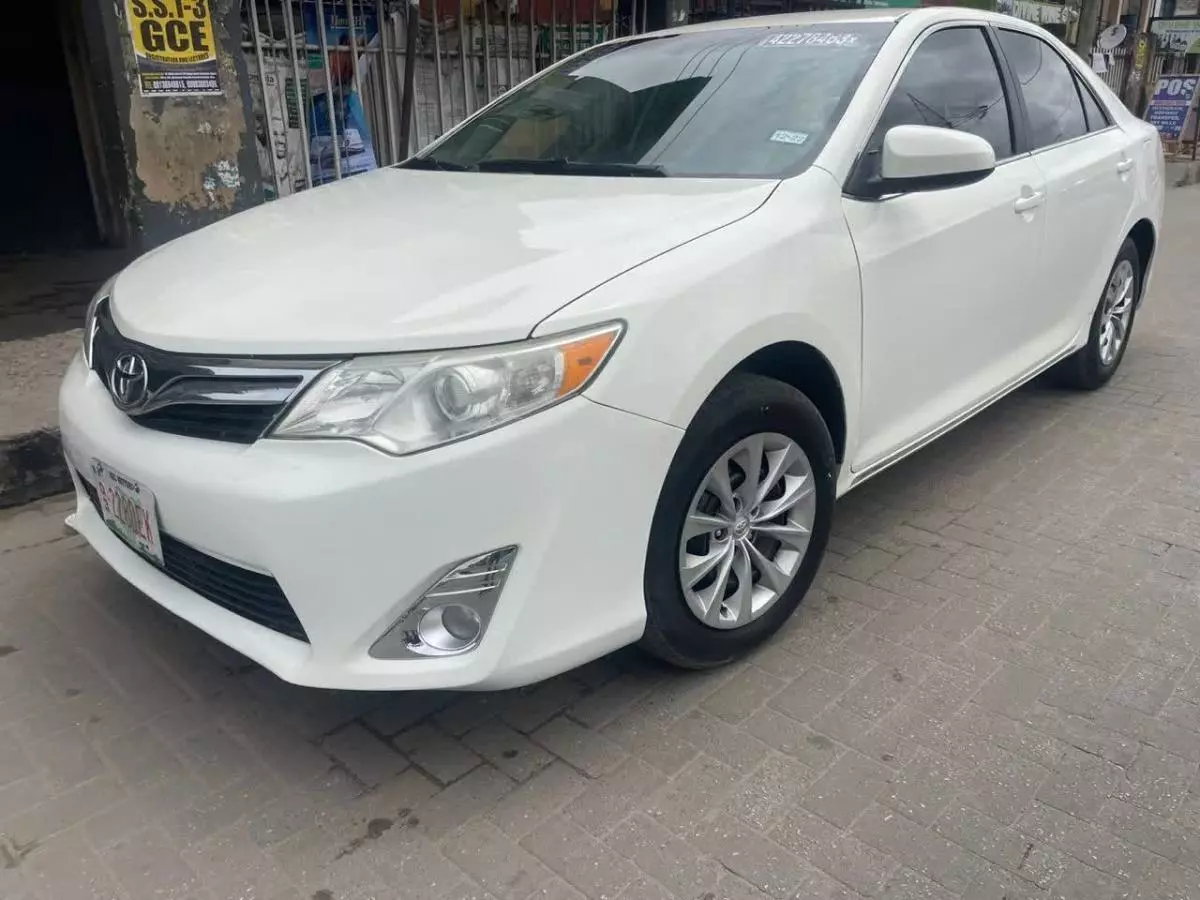 Toyota Camry   - 2014