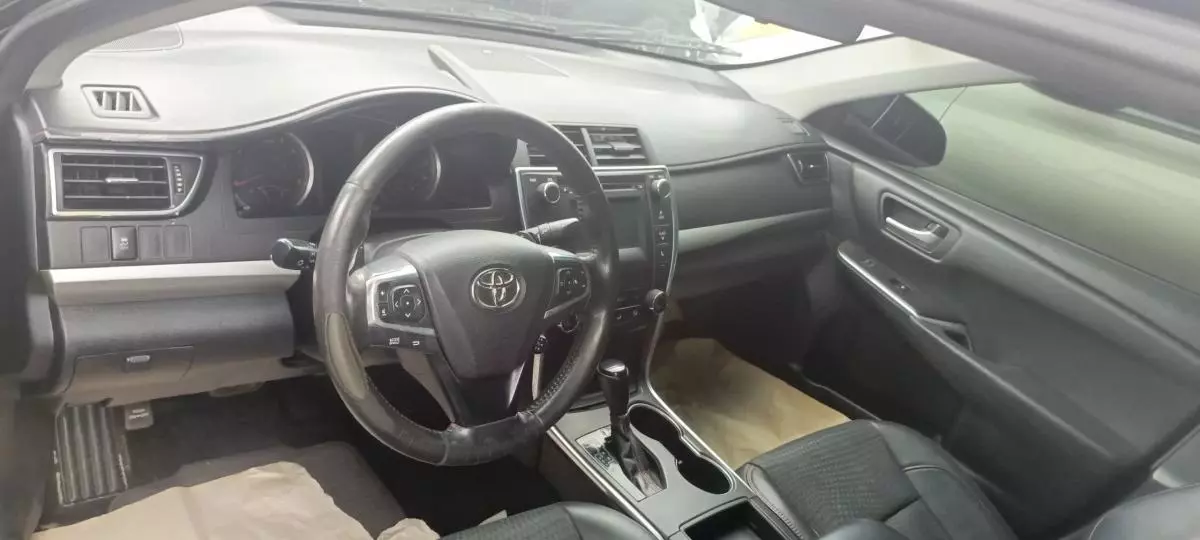 Toyota Camry   - 2016