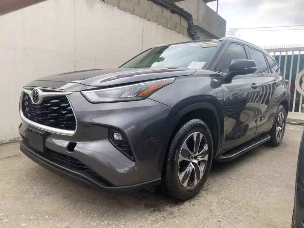 Toyota Highlander   - 2020