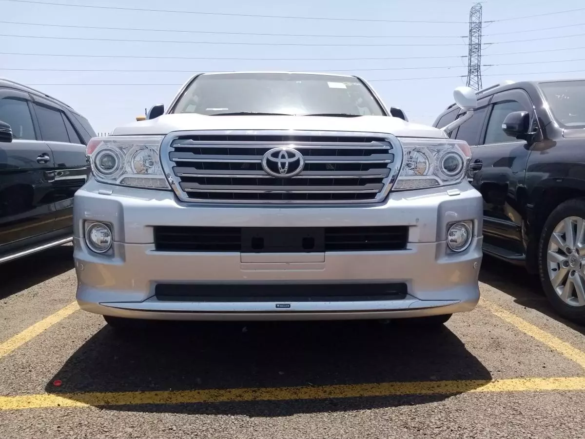 Toyota Landcruiser  V8   - 2015