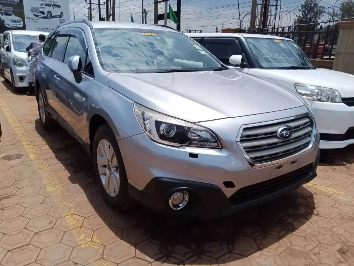 Subaru Outback   - 2015