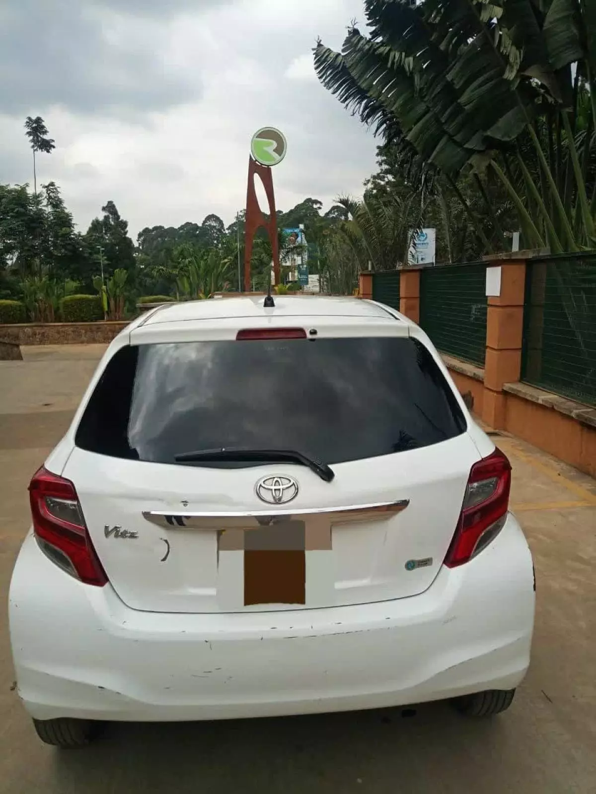 Toyota Vitz - 2012