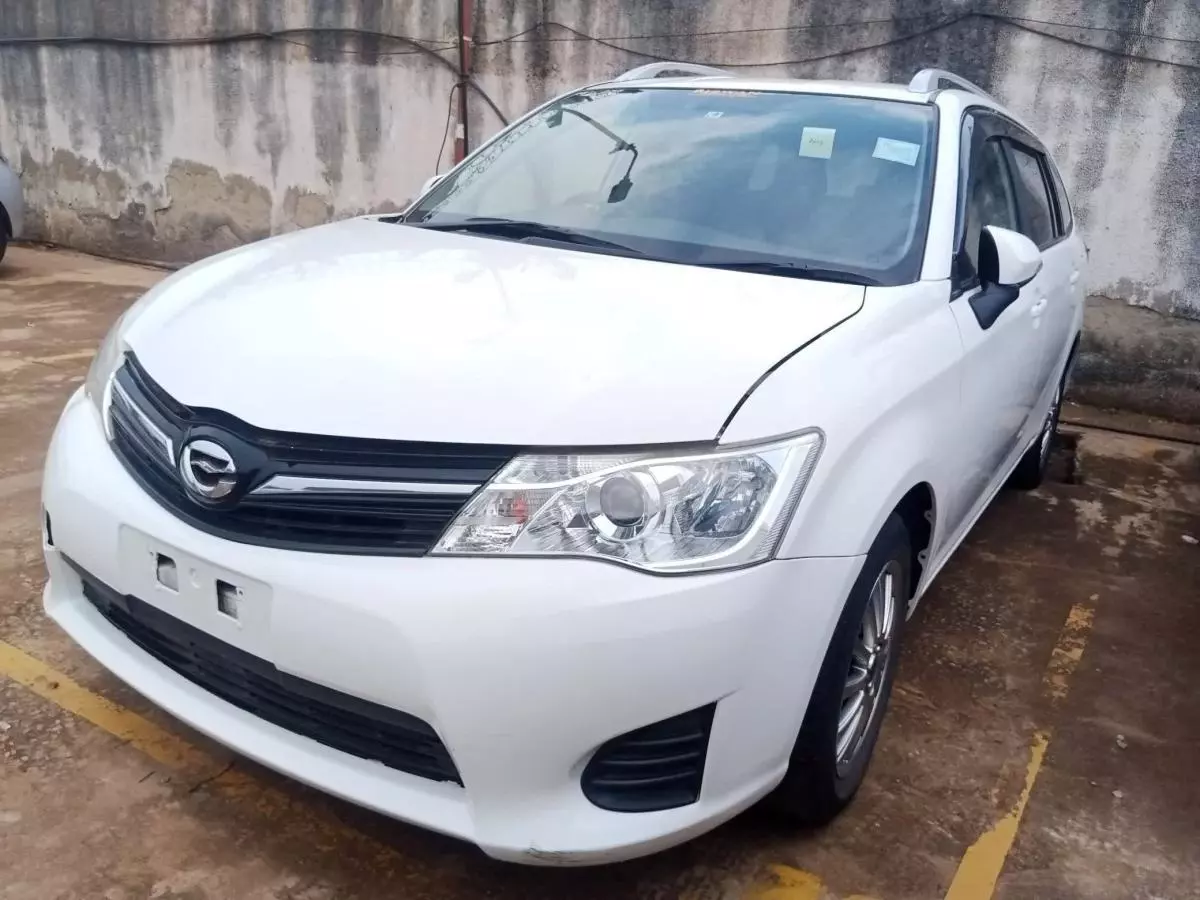 Toyota Fielder    - 2014