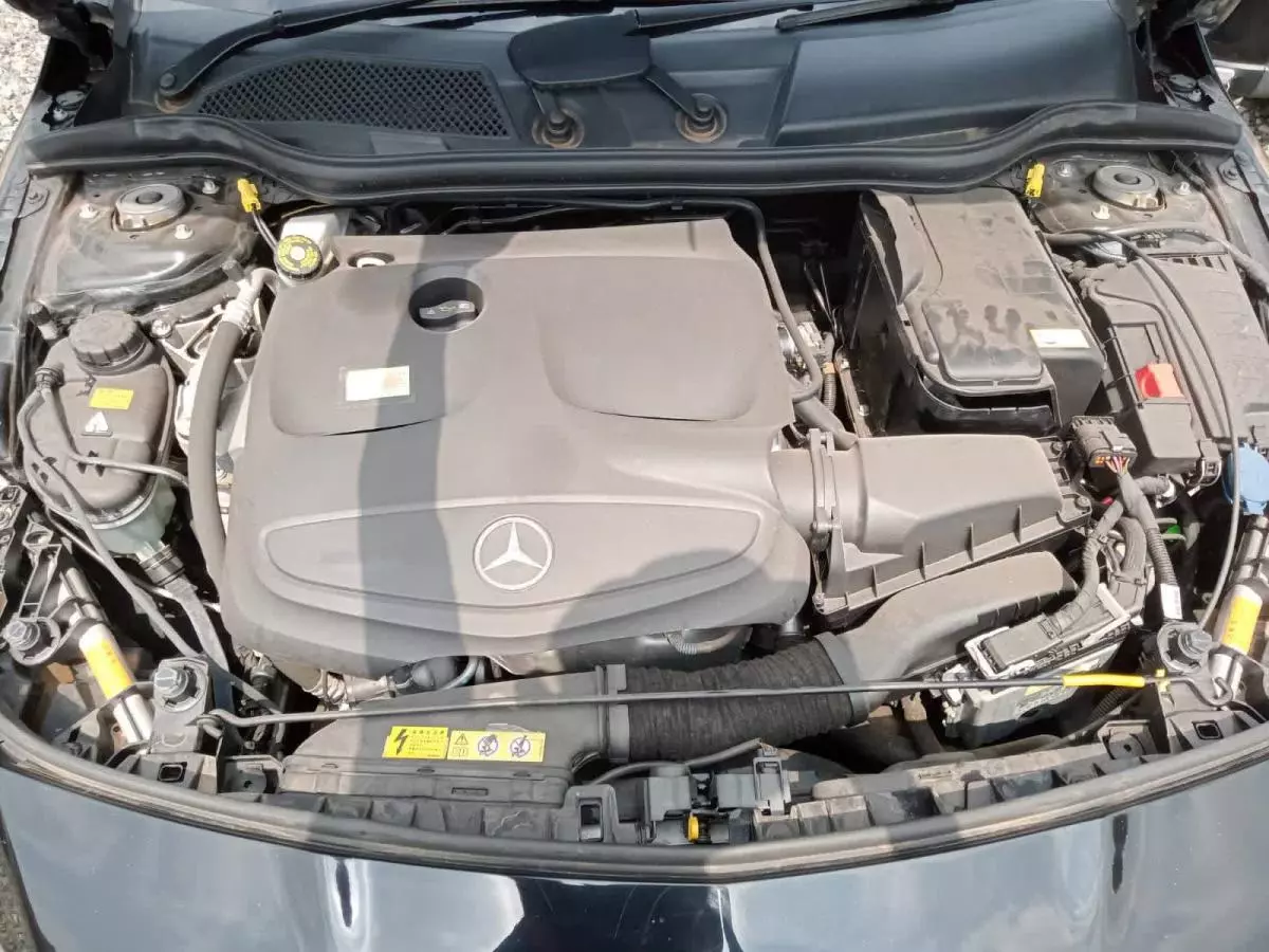 Mercedes-Benz GLA 180   - 2016