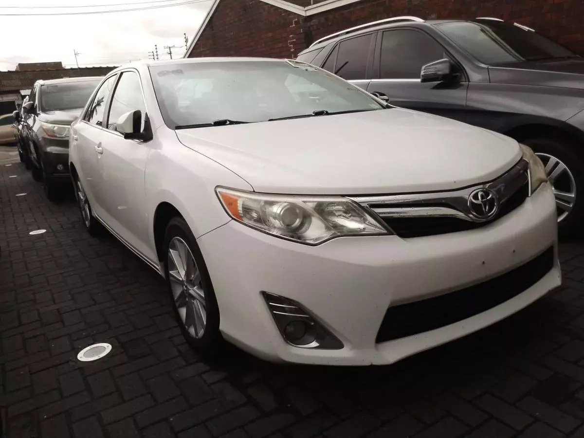 Toyota Camry   - 2013