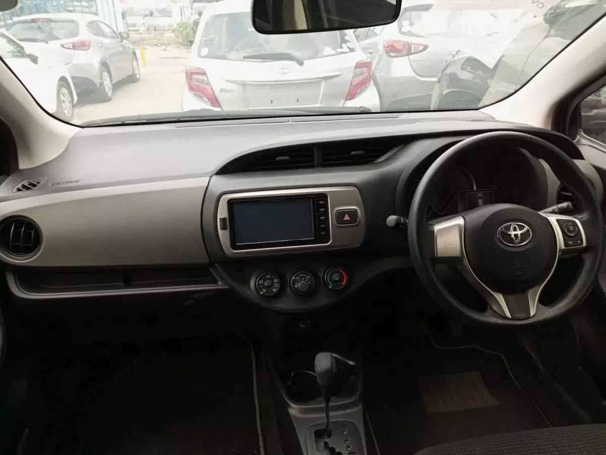 Toyota Vitz - 2015